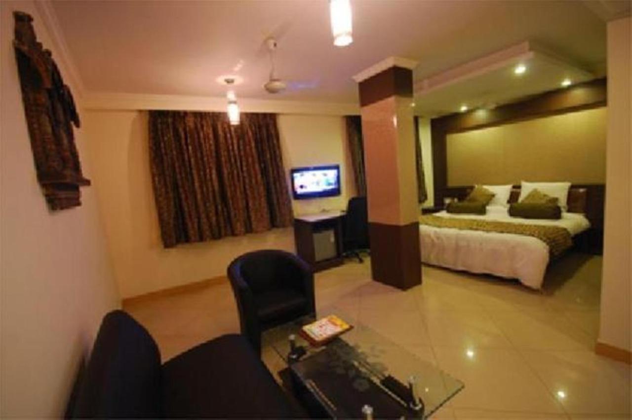 Hotel Suncity International Τζοντχπούρ Εξωτερικό φωτογραφία