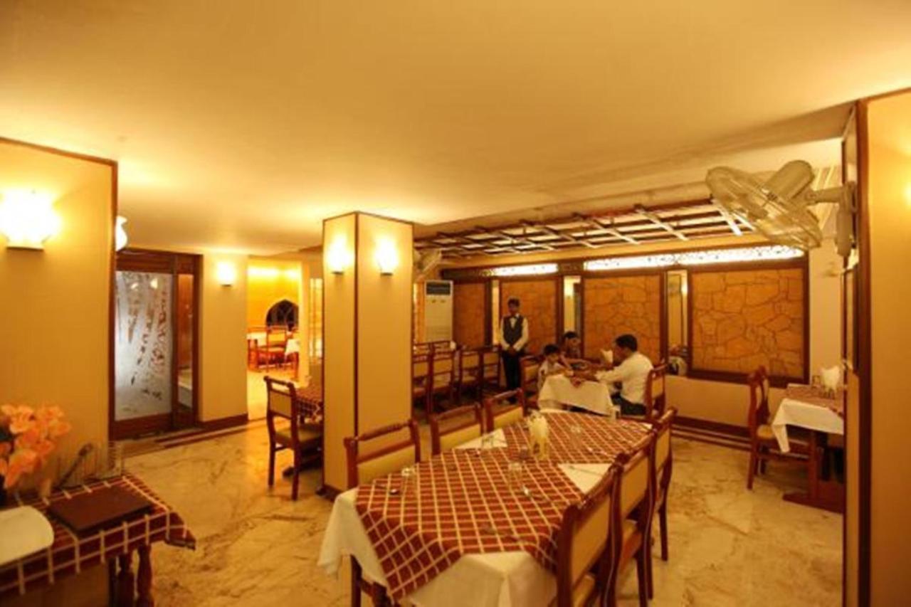Hotel Suncity International Τζοντχπούρ Εξωτερικό φωτογραφία